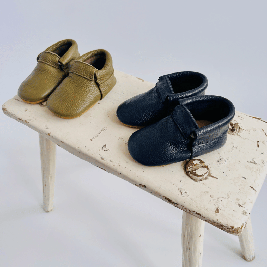 Thumbnail: Leather moccasins Image 1
