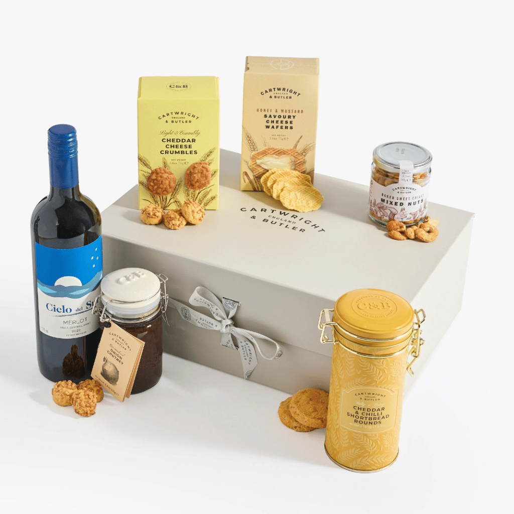 Thumbnail: Red wine & nibbles gift box Image 2