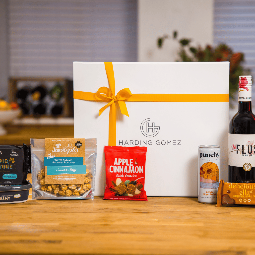 Thumbnail: Cheese & wine hamper Image 2