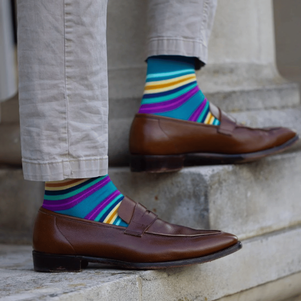 Thumbnail: Statement pair of men's bamboo socks Image 10