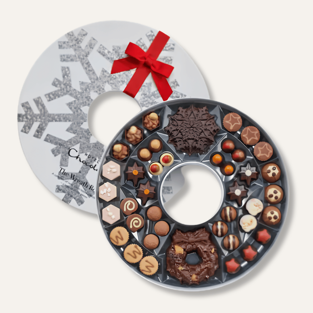 Thumbnail: Luxury chocolate wreath Image 2