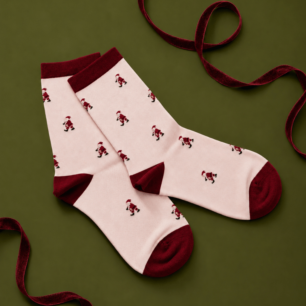Thumbnail: 1 pair of women's festive bamboo socks Image 3