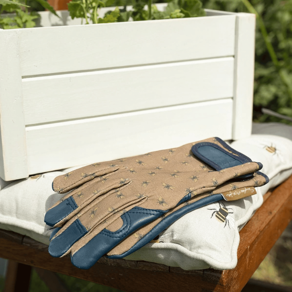 Thumbnail: Bees gardening gloves Image 3