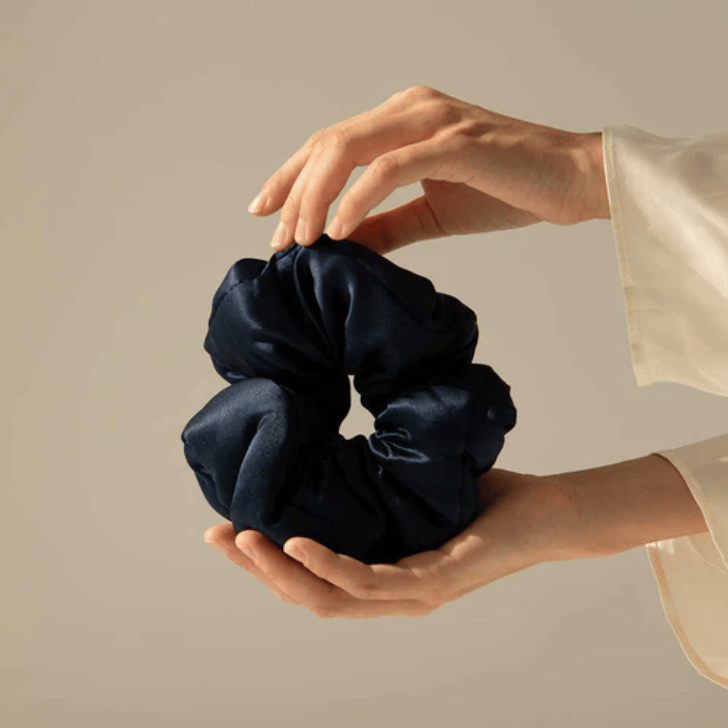 Thumbnail: Silk scrunchie Image 1