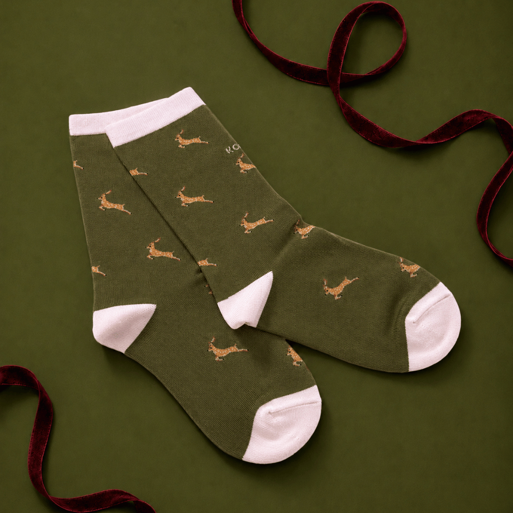 Thumbnail: 1 pair of women's festive bamboo socks Image 15