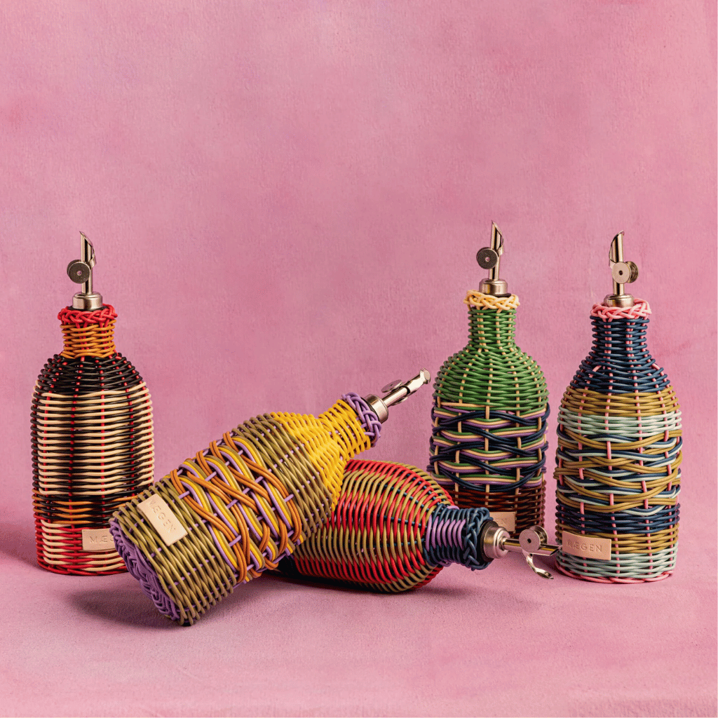 Thumbnail: Hand-woven oil pourer Image 1