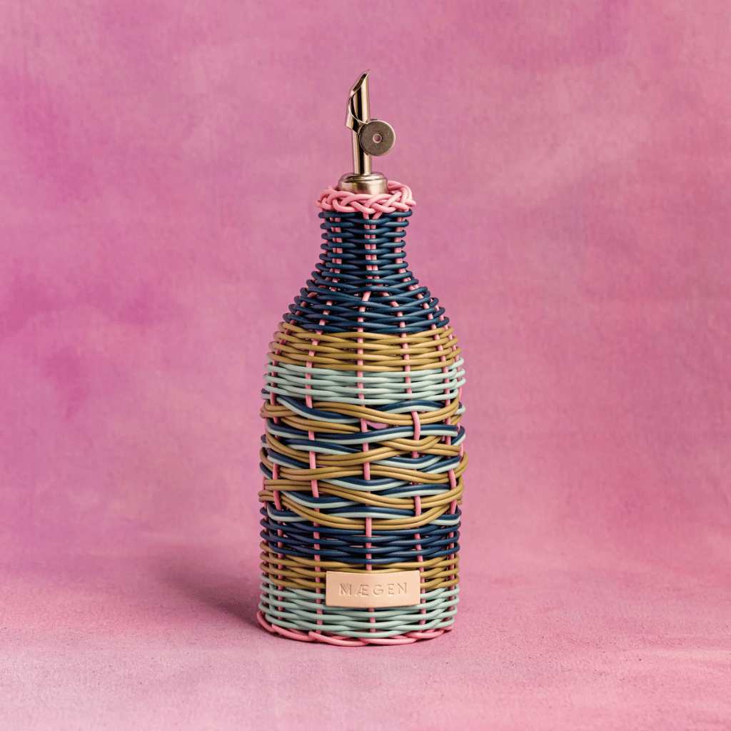 Thumbnail: Hand-woven oil pourer Image 7