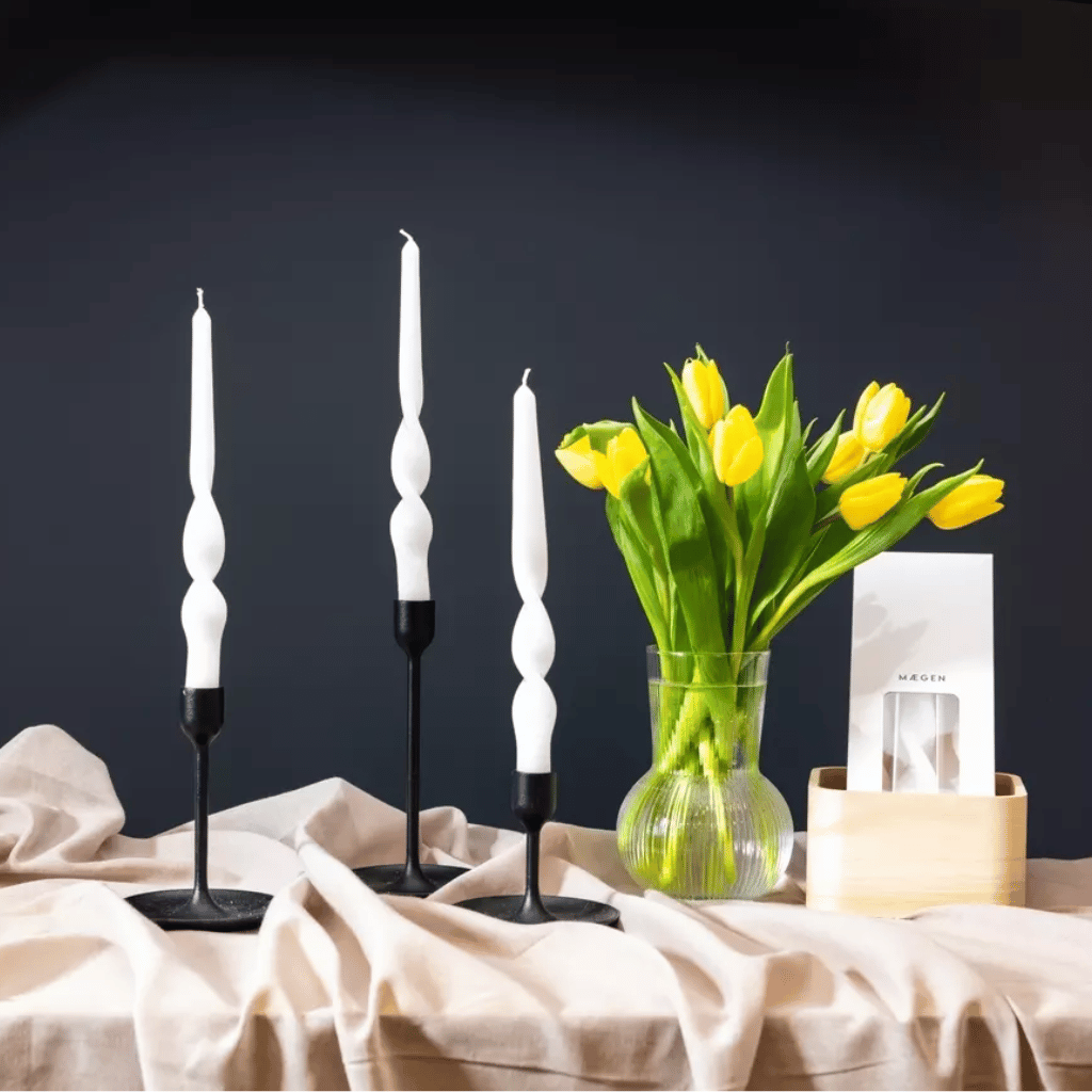 Thumbnail: Twisted taper candles Image 1