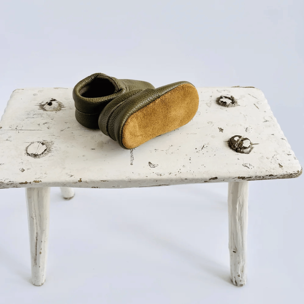 Thumbnail: Leather moccasins Image 3