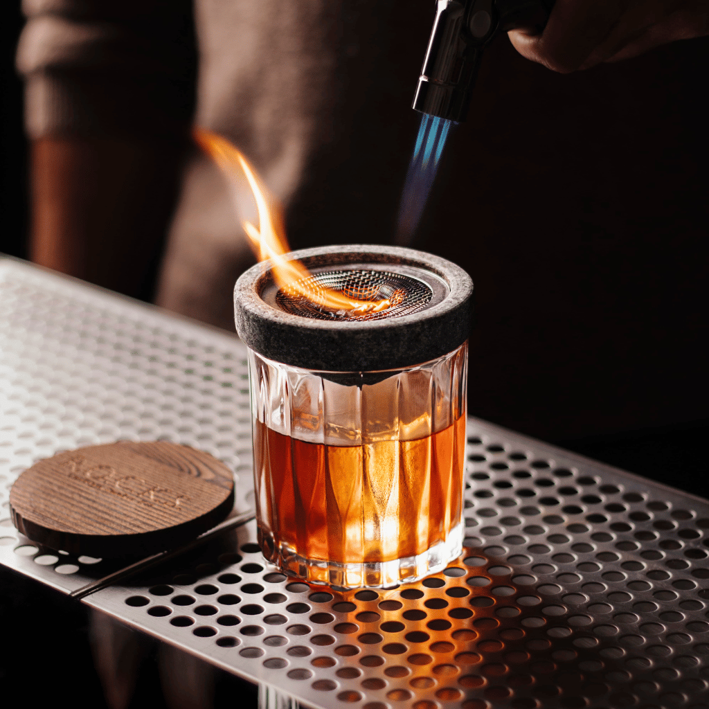 Thumbnail: The cocktail smoker set Image 4