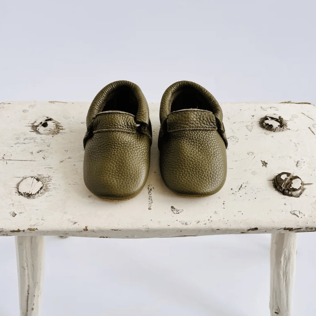 Thumbnail: Leather moccasins Image 2