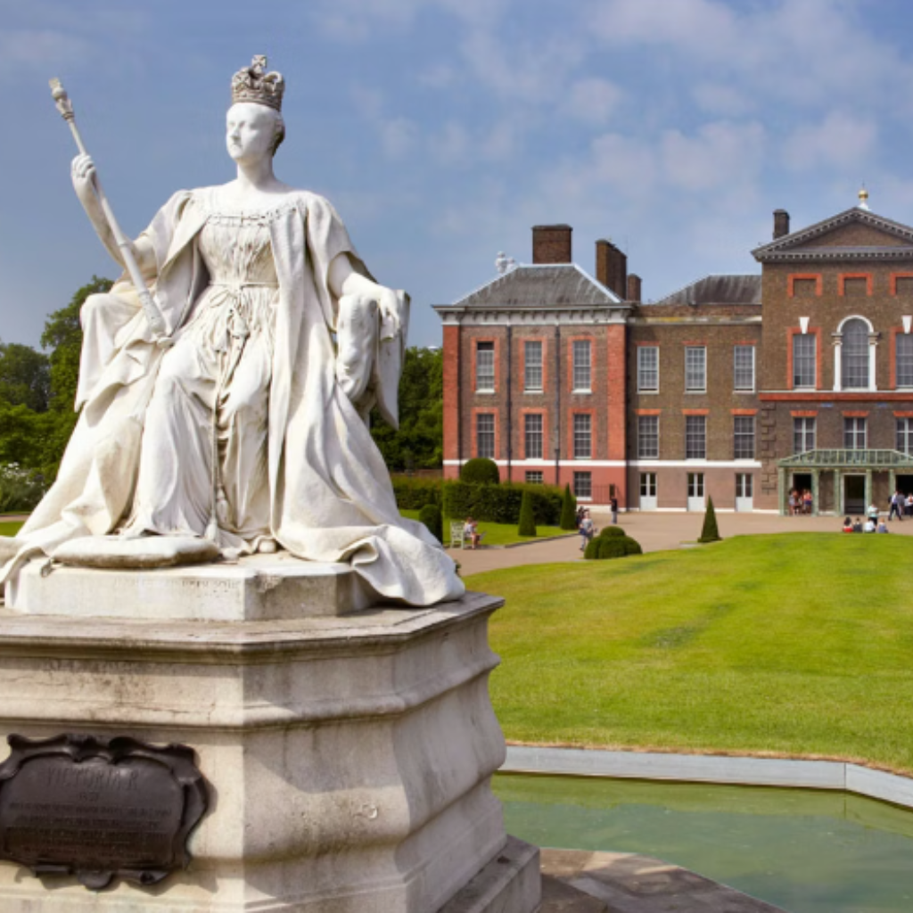 Thumbnail: Kensington Palace Visit + London Steak & Wine for Two Image 2