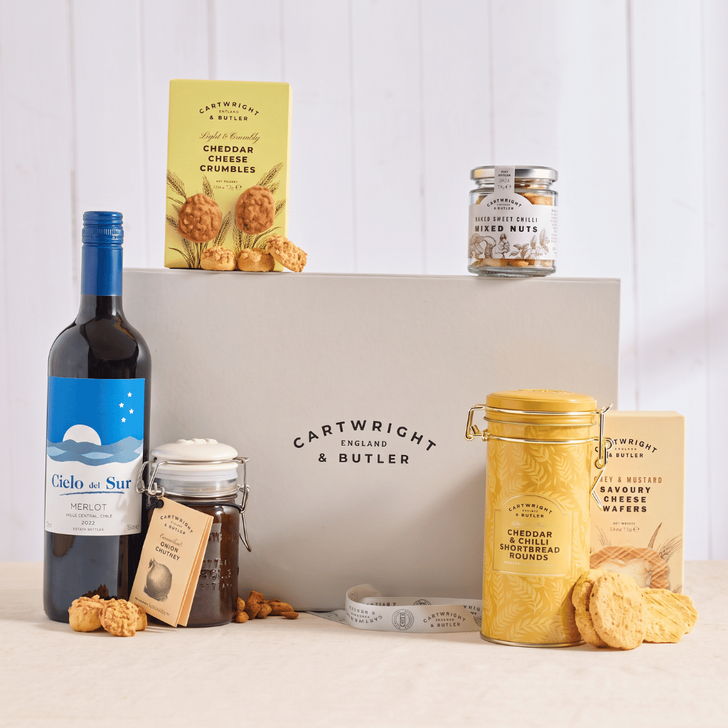 Thumbnail: Red wine & nibbles gift box Image 1