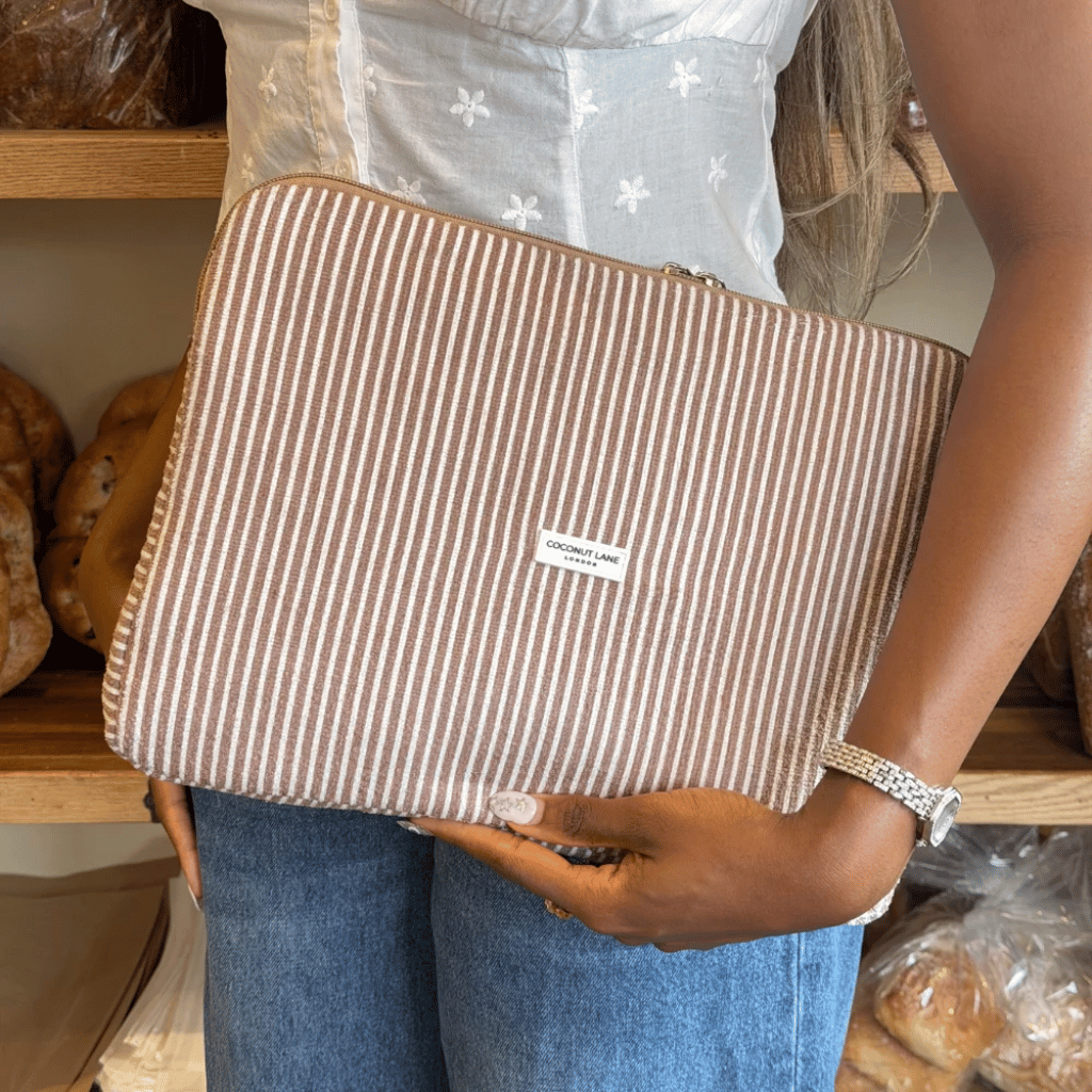 Thumbnail: Textured laptop sleeve Image 2