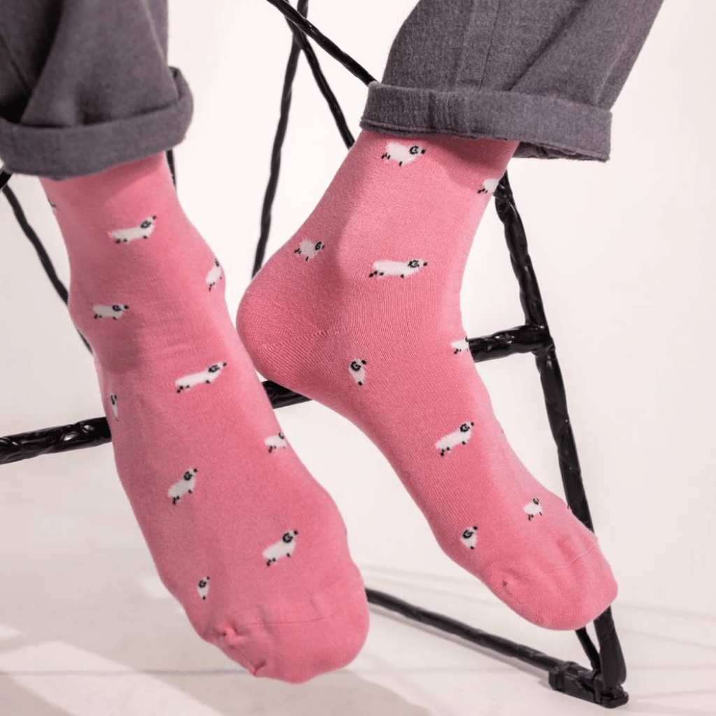Thumbnail: Pair of men's bamboo socks Image 4