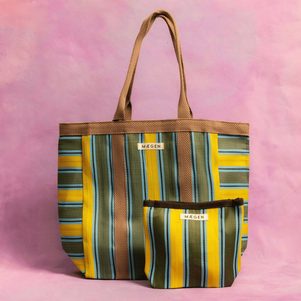 Thumbnail: Striped tote & pouch Image 2