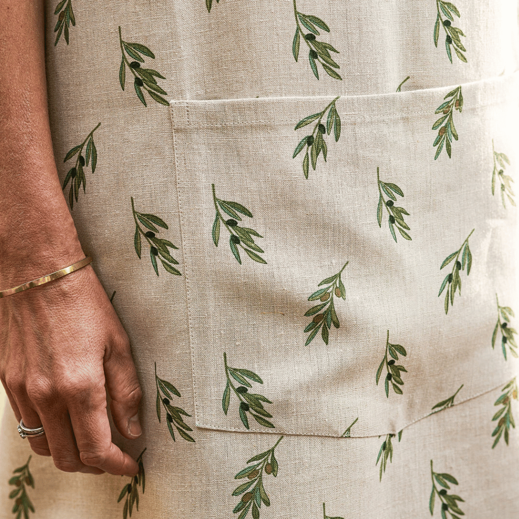 Thumbnail: Olive linen apron Image 3