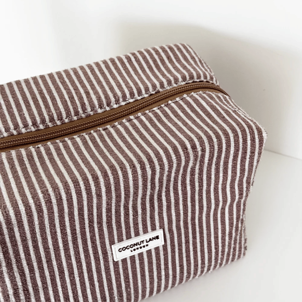 Thumbnail: Makeup bag Image 9