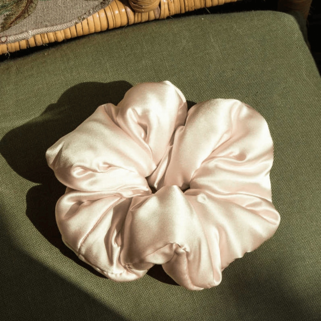 Thumbnail: Silk scrunchie Image 6
