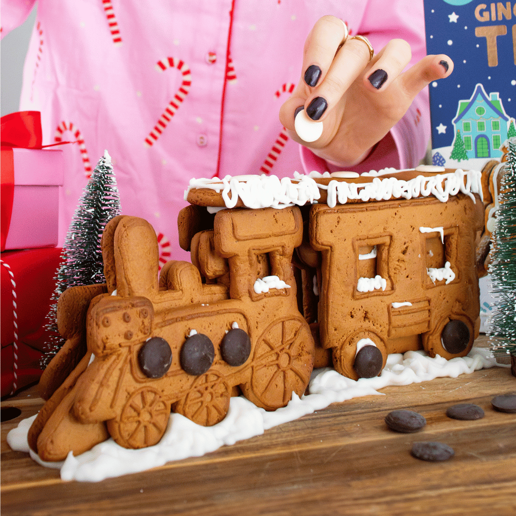 Thumbnail: DIY gingerbread kit Image 4