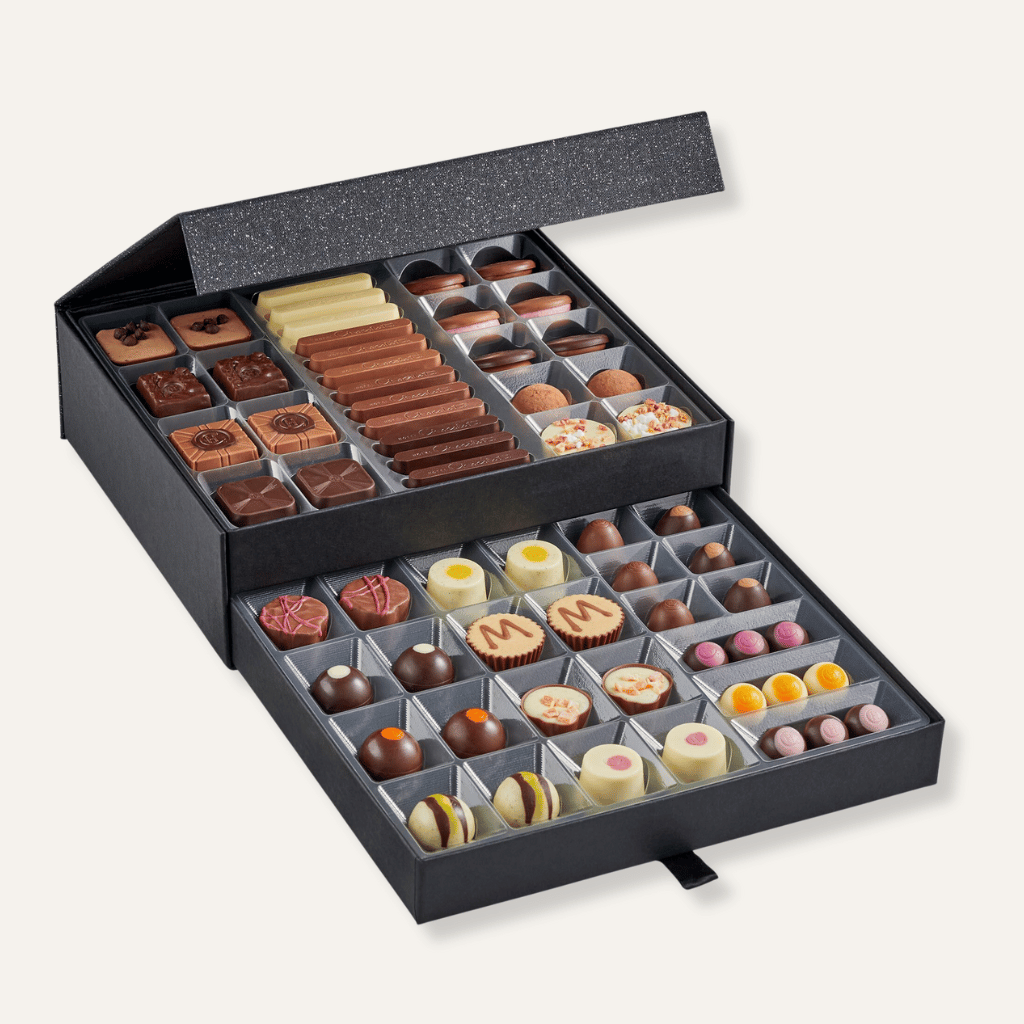 Thumbnail: Chocolate cabinet Image 2