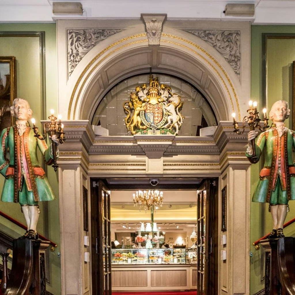 Thumbnail: Kensington Palace Visit & London Afternoon Tea for Two Image 4