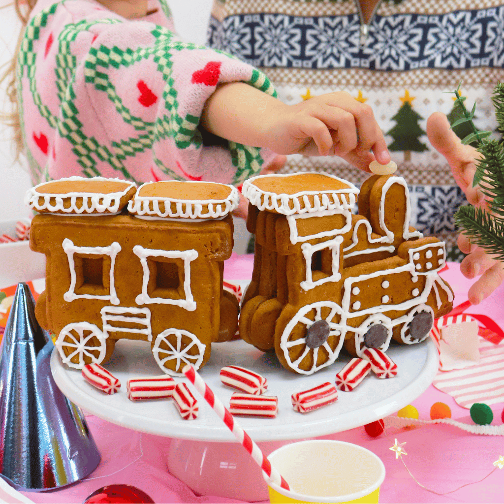 Thumbnail: DIY gingerbread kit Image 5