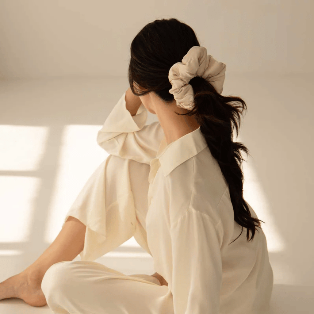 Thumbnail: Silk scrunchie Image 6