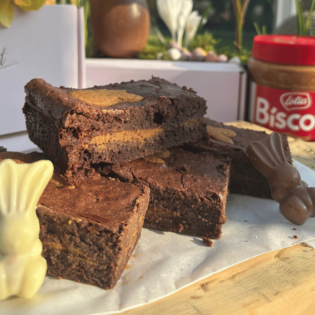 Thumbnail: Box of 12 brownies Image 2