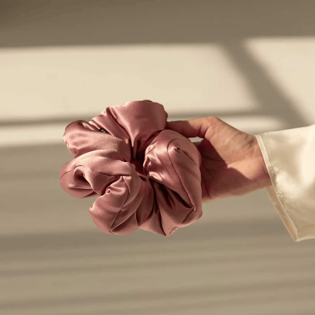 Thumbnail: Silk scrunchie Image 5