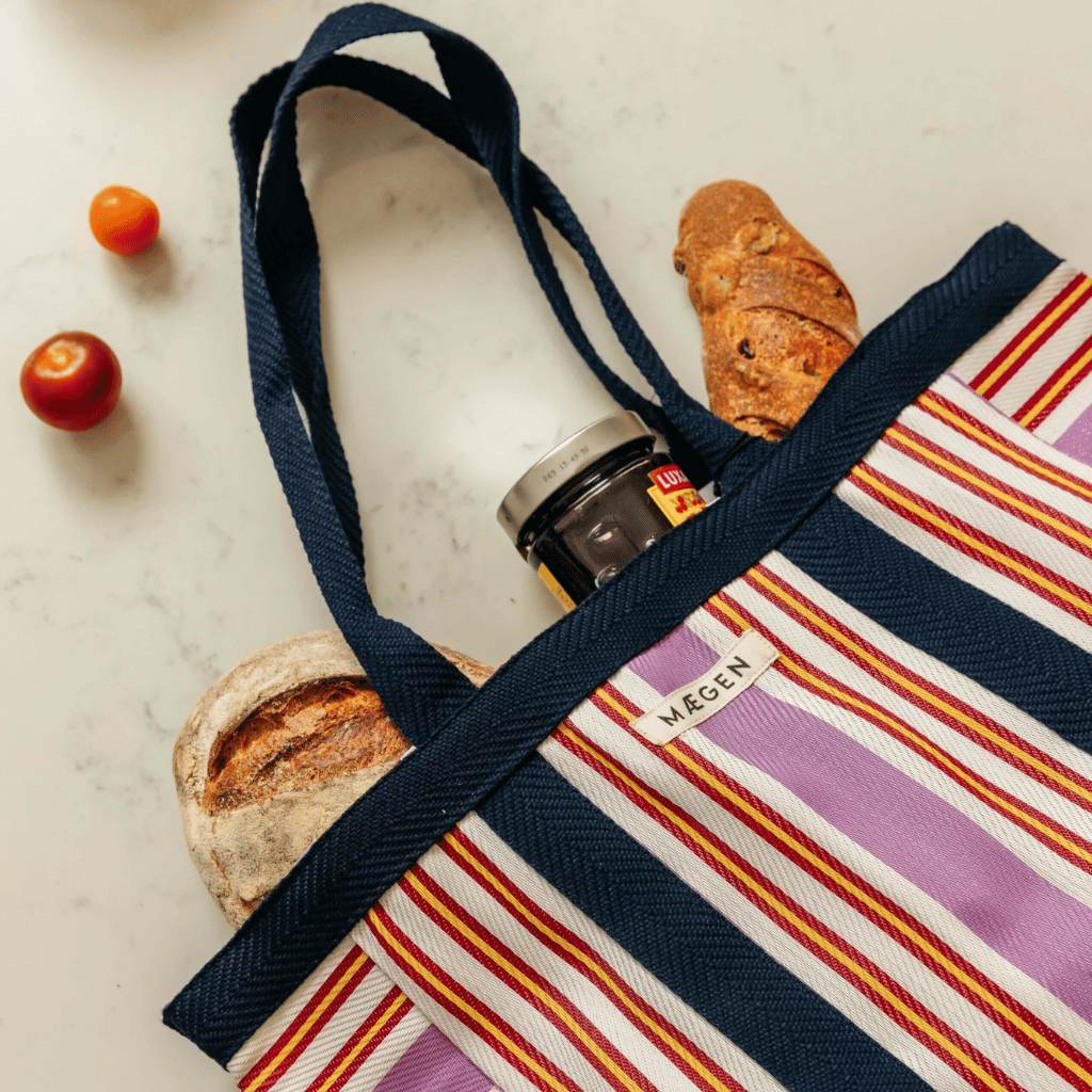 Thumbnail: Striped tote & pouch Image 5