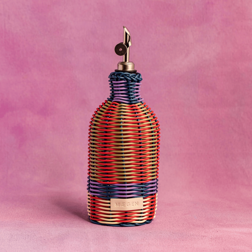 Thumbnail: Hand-woven oil pourer Image 6