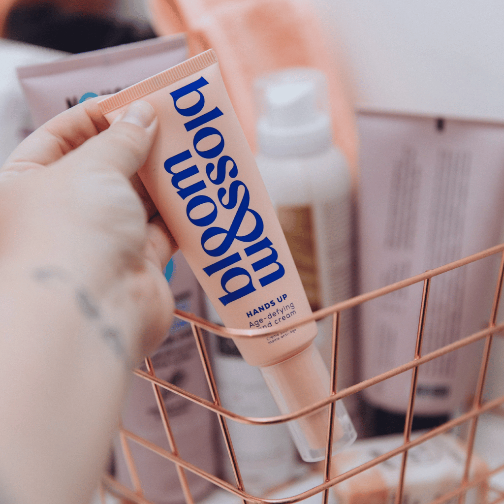 Thumbnail: Age-defying hand cream Image 3