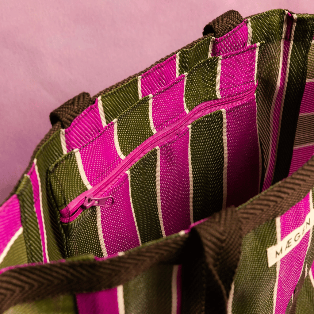 Thumbnail: Striped tote & pouch Image 10