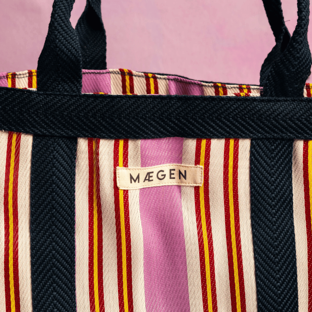 Thumbnail: Striped tote & pouch Image 6