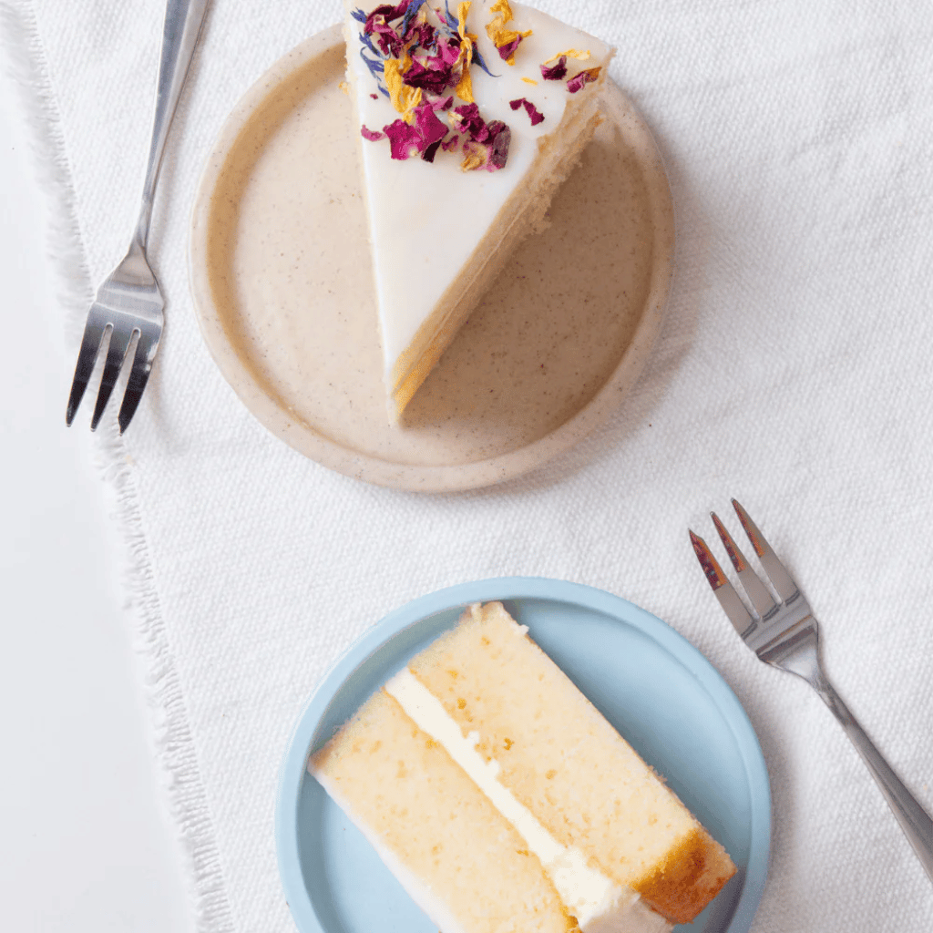 Thumbnail: Large sponge cake Image 5