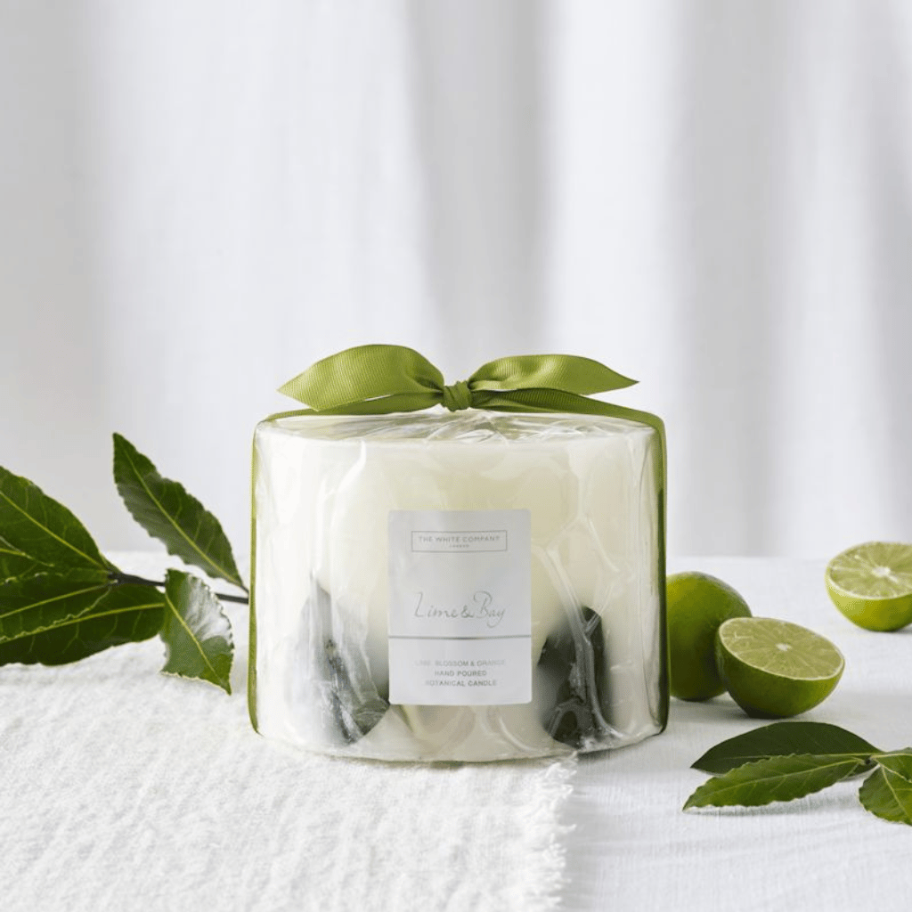 Thumbnail: Large botanical candle Image 2