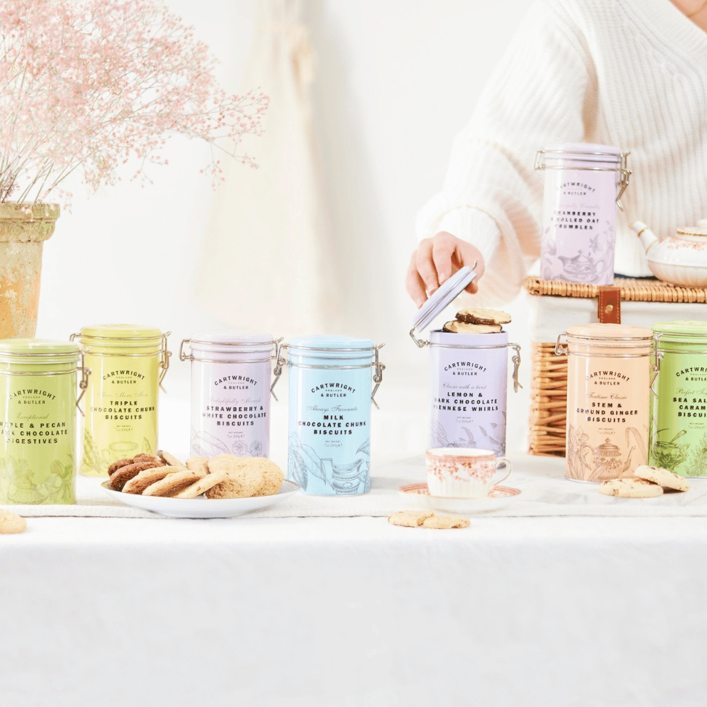 Thumbnail: Biscuit tin Image 6