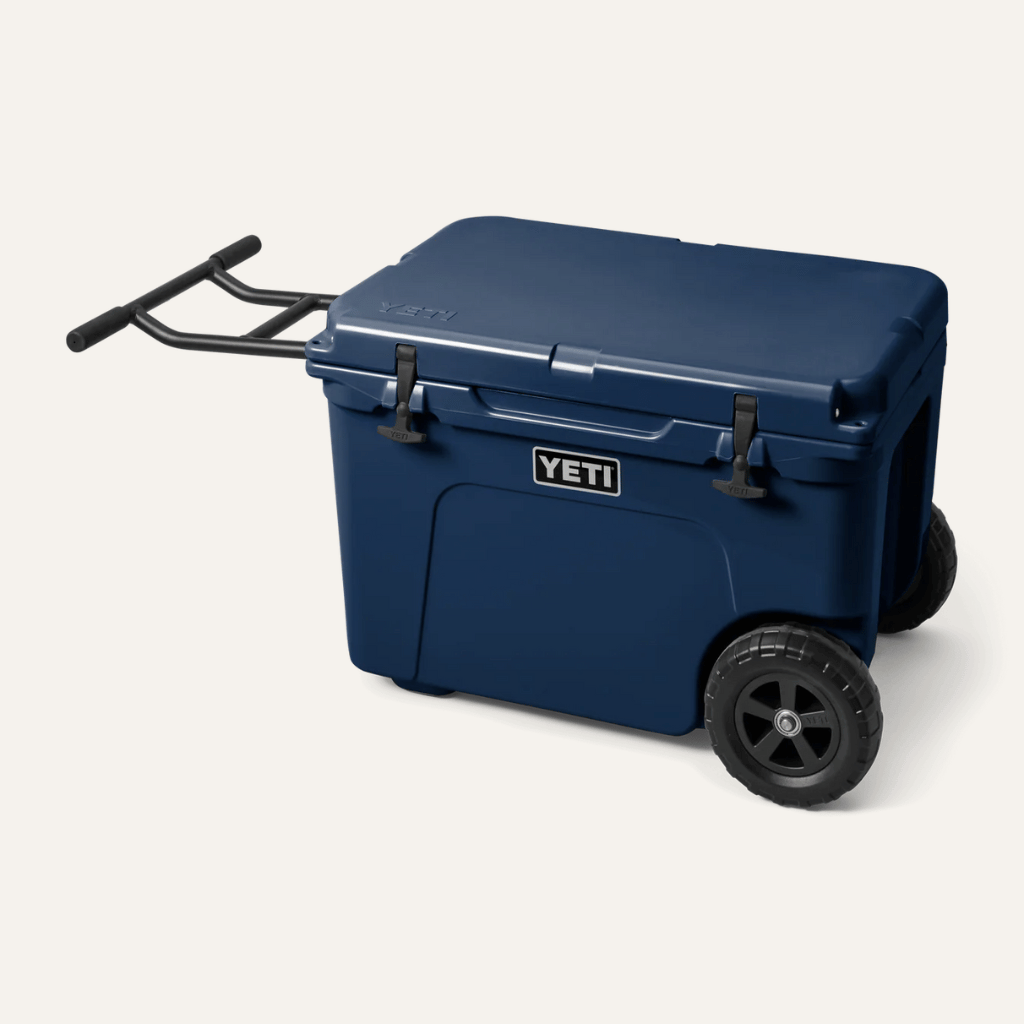Thumbnail: Tundra Haul wheeled cool box Image 2
