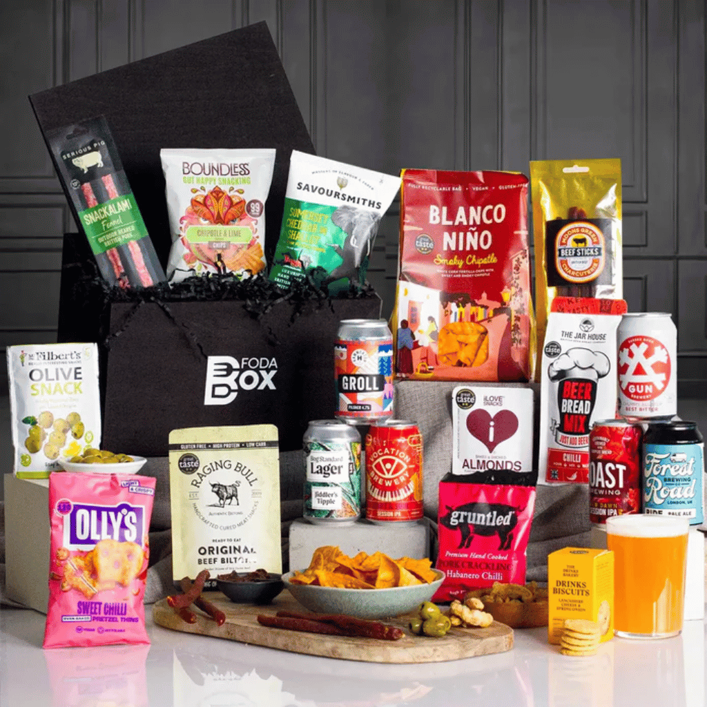 Thumbnail: Large beer & snack hamper Image 1