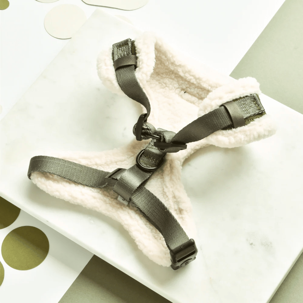 Thumbnail: Quilted dog harness Image 5