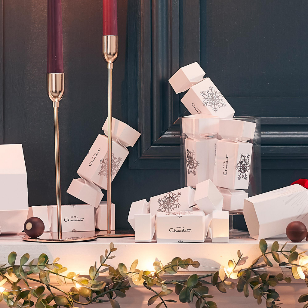 Thumbnail: Mini Christmas crackers Image 1