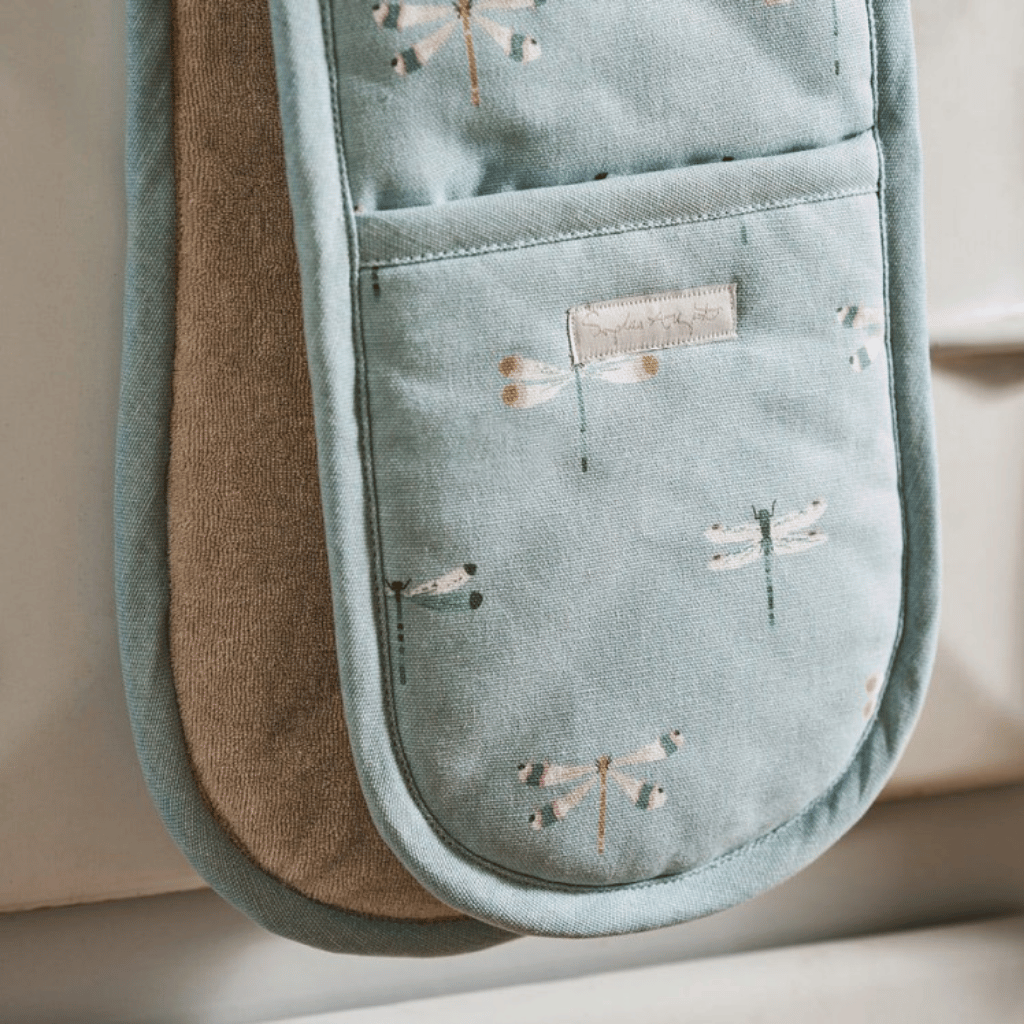 Thumbnail: Dragonfly double oven gloves Image 2