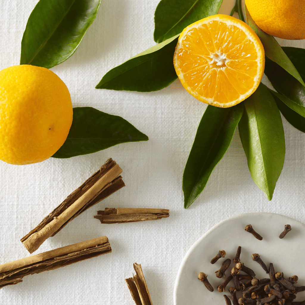 Thumbnail: Winter large botanical candle Image 2