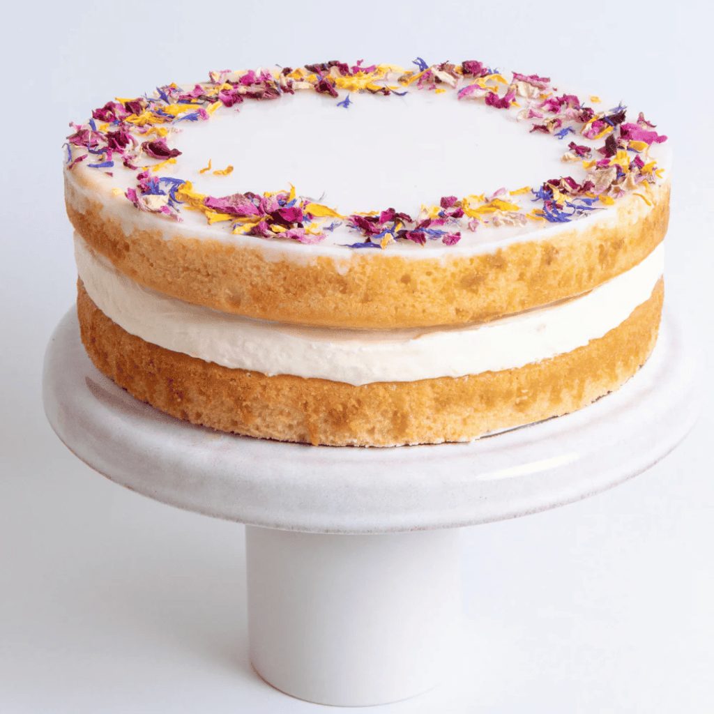Thumbnail: Large sponge cake Image 2