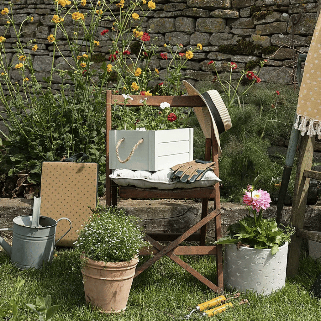 Thumbnail: Bees garden kneeler Image 4