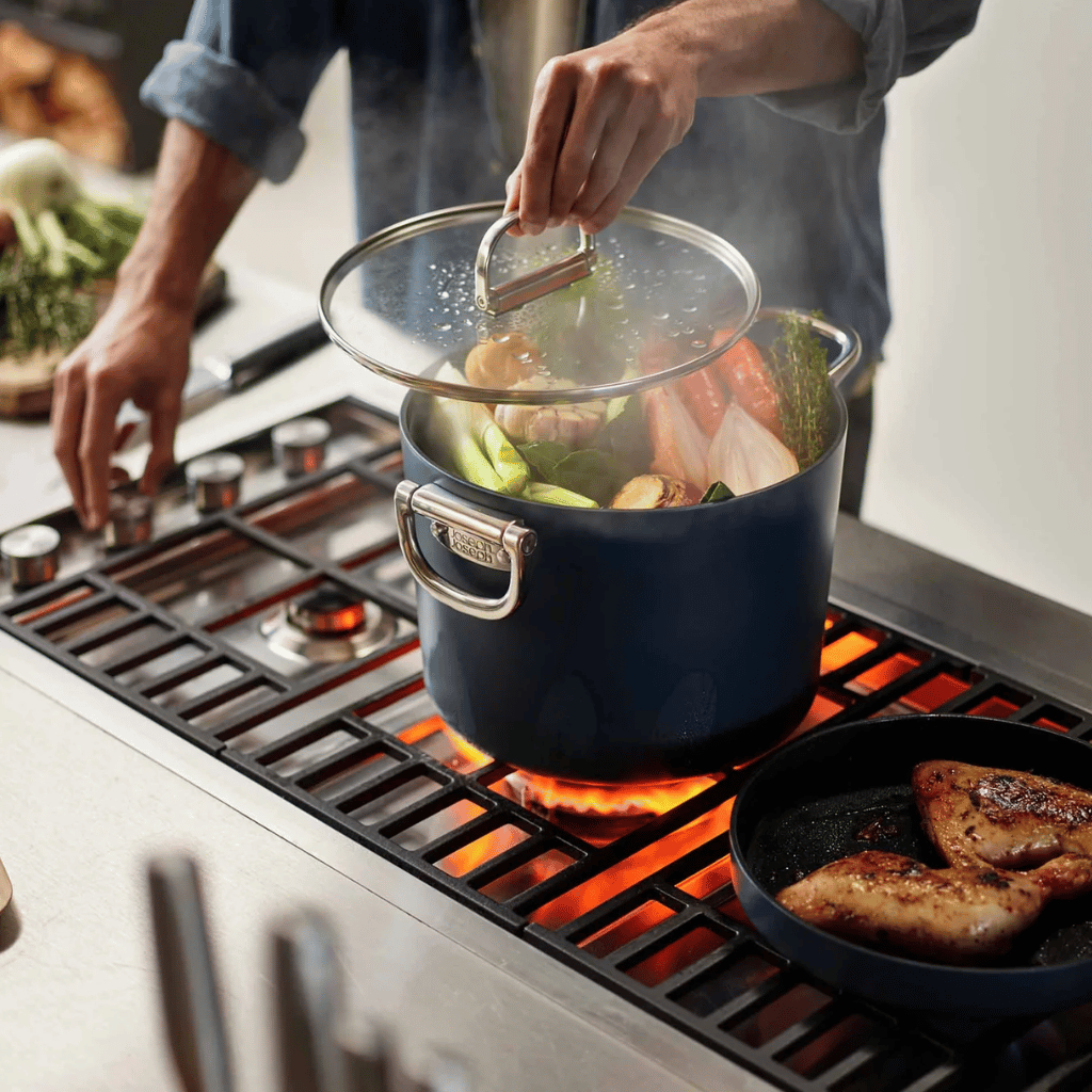 Thumbnail: Non-stick stock pot & lid Image 1