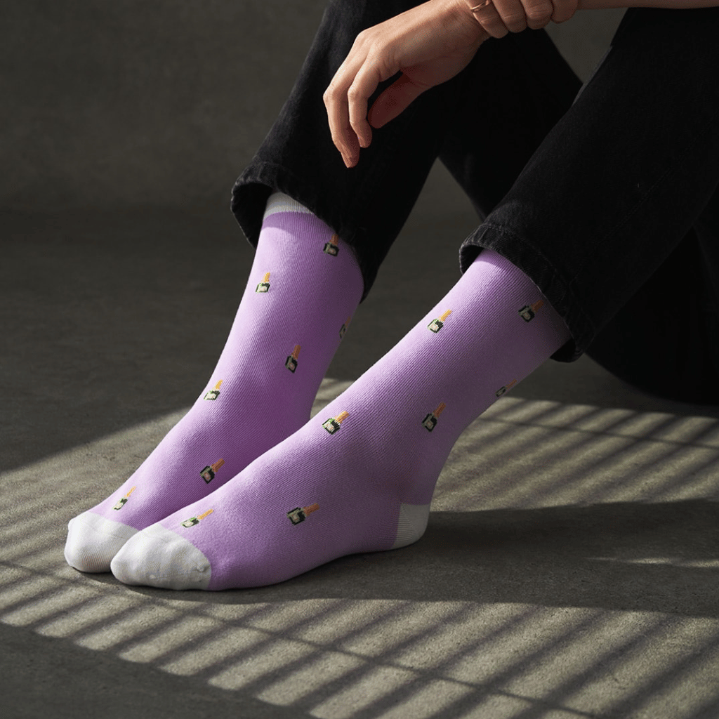 Thumbnail: 1 pair of women's bamboo socks Image 4