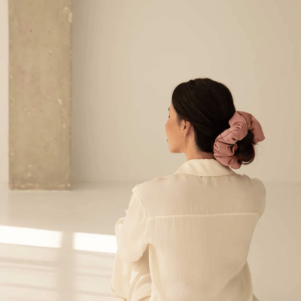 Thumbnail: Silk scrunchie Image 2