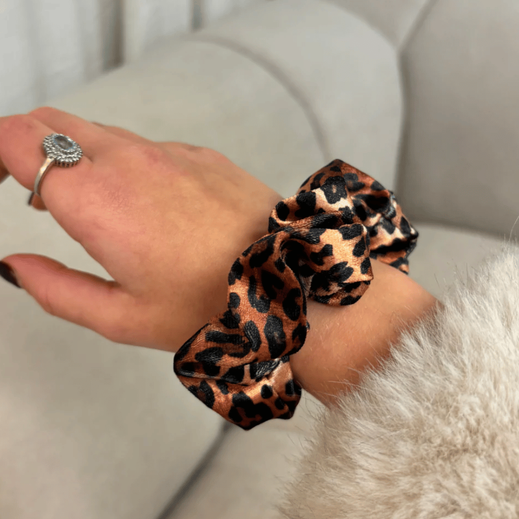 Thumbnail: Hair scrunchie Image 6